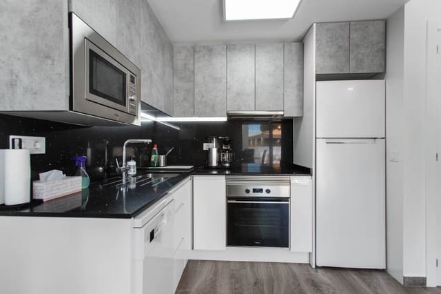2 Zimmer Apartment zu verkaufen in Torrevieja mit Pool - 163.000 € (Ref: 9809813)