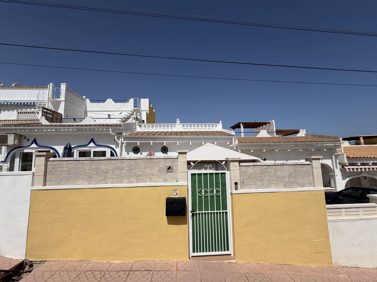 2 bedroom Bungalow for sale in San Miguel de Salinas - € 179,000 (Ref: 9815023)