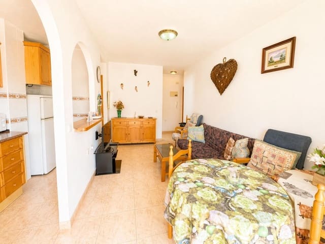 3 makuuhuone Kattohuoneisto myytävänä paikassa Torrevieja mukana uima-altaan - 175 000 € (Ref: 9816386)
