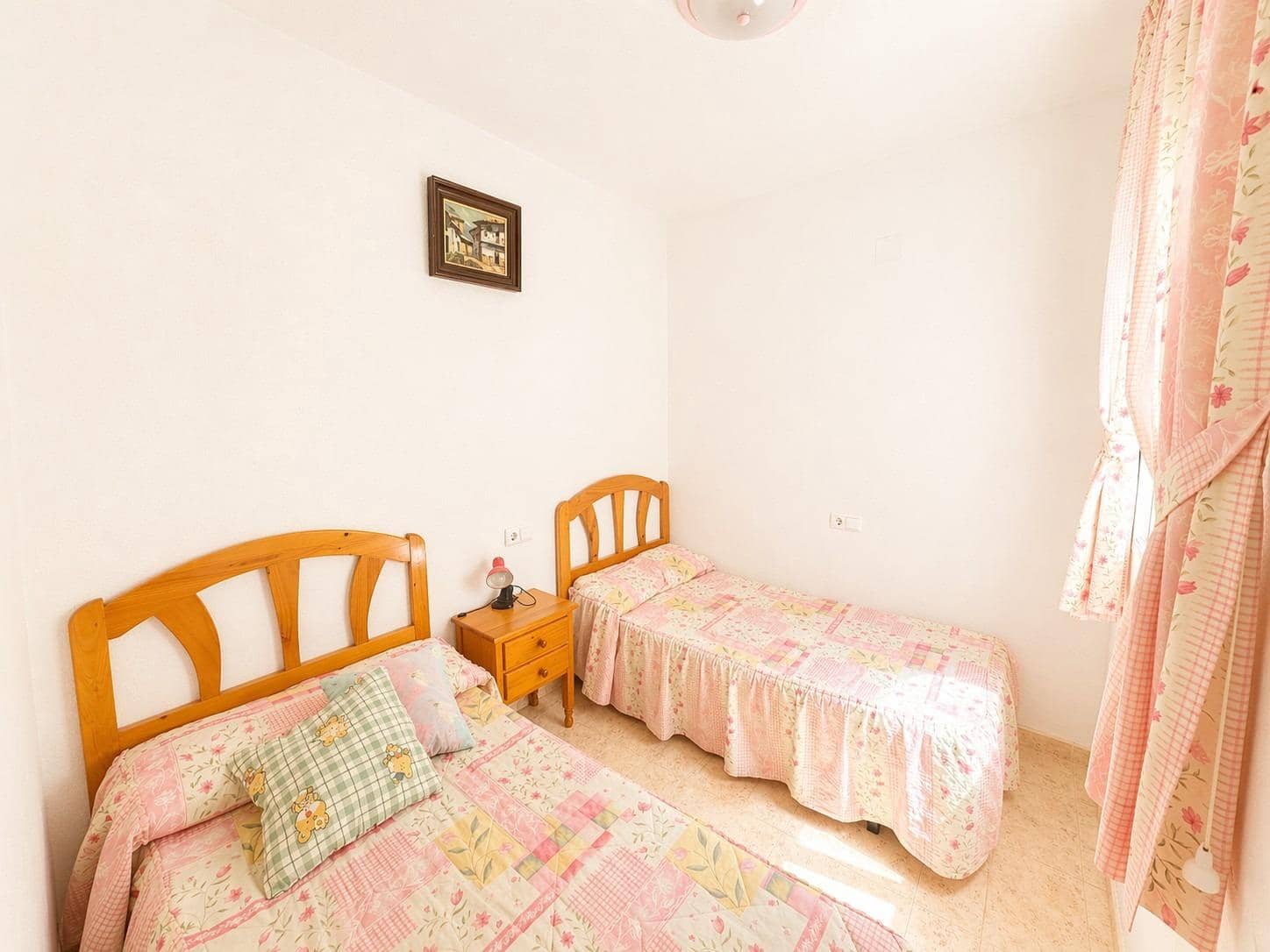 3 makuuhuone Kattohuoneisto myytävänä paikassa Torrevieja mukana uima-altaan - 175 000 € (Ref: 9816386)