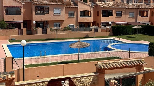 3 chambre Appartement à vendre à Torrevieja avec piscine garage - 220 000 € (Ref: 9820845)