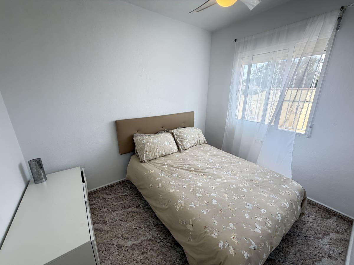 2 chambre Maison de Ville à vendre à Villamartin avec piscine - 179 995 € (Ref: 9820847)