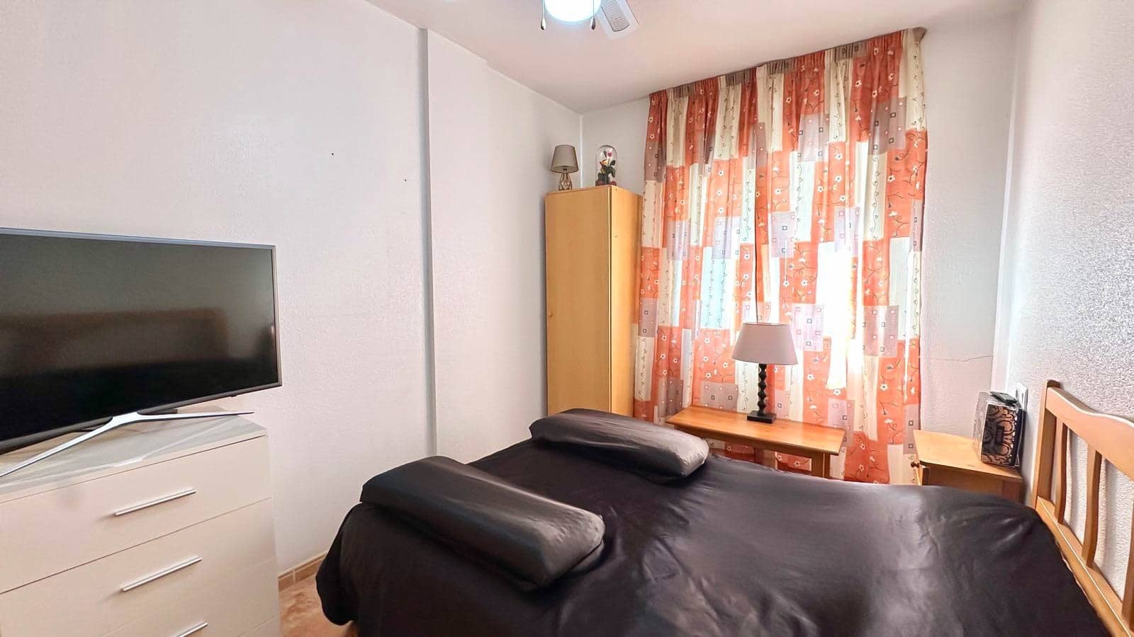 Apartamento de 2 habitaciones en Torrevieja en venta con piscina - 134.900 € (Ref: 9820852)