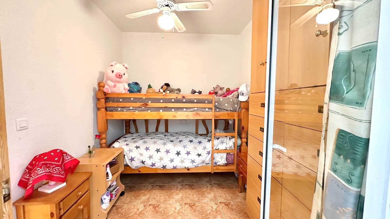 Apartamento de 2 habitaciones en Torrevieja en venta con piscina - 134.900 € (Ref: 9820852)
