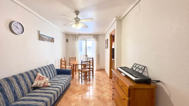 Apartamento de 2 habitaciones en Torrevieja en venta con piscina - 134.900 € (Ref: 9820852)