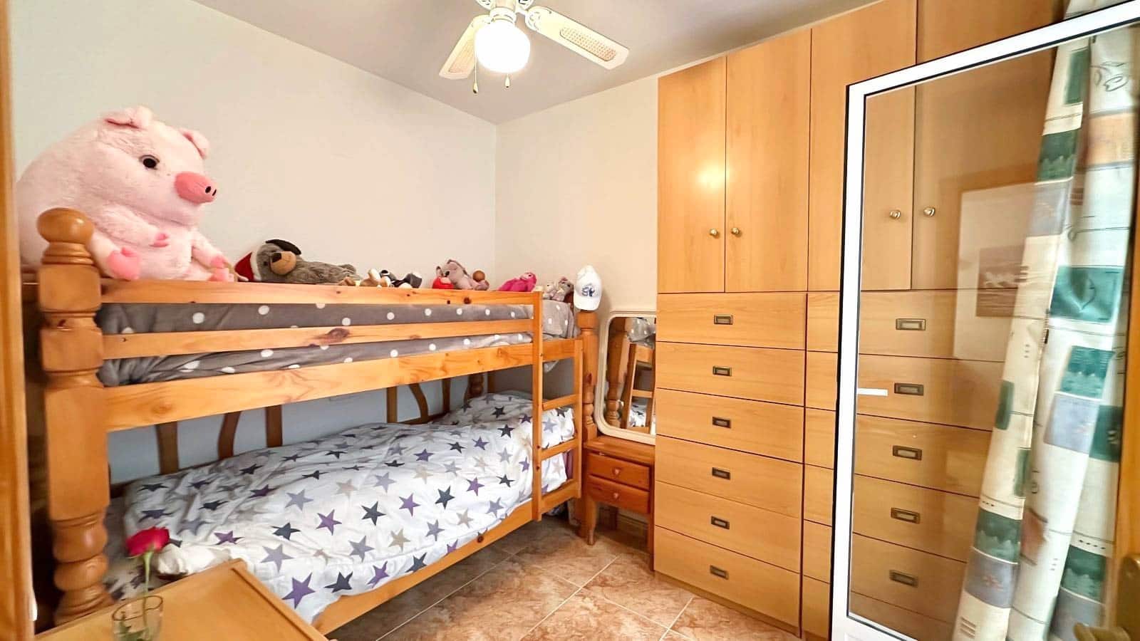Apartamento de 2 habitaciones en Torrevieja en venta con piscina - 134.900 € (Ref: 9820852)