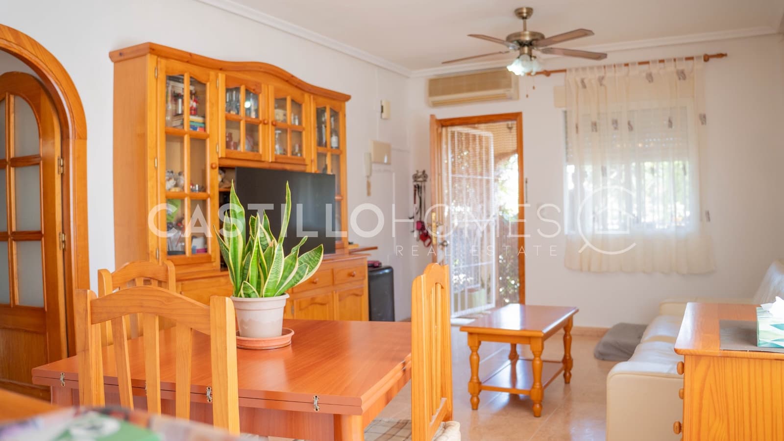 3 quarto Bungalow para venda em Orihuela Costa com piscina garagem - 199 999 € (Ref: 9820853)