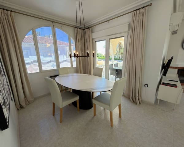 4 soverom Villa til salgs i Ciudad Quesada, Rojales med svømmebasseng garasje - € 585 000 (Ref: 9830037)