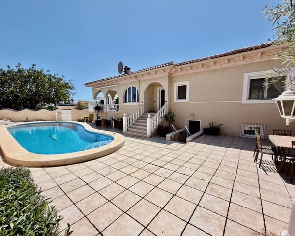 4 soverom Villa til salgs i Ciudad Quesada, Rojales med svømmebasseng garasje - € 585 000 (Ref: 9830037)