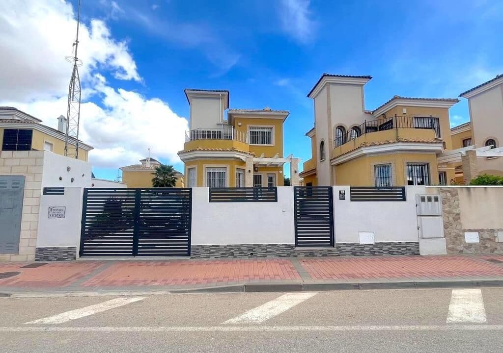 3 bedroom Villa for sale in Lo Crispin with pool - € 312,995 (Ref: 9830044)