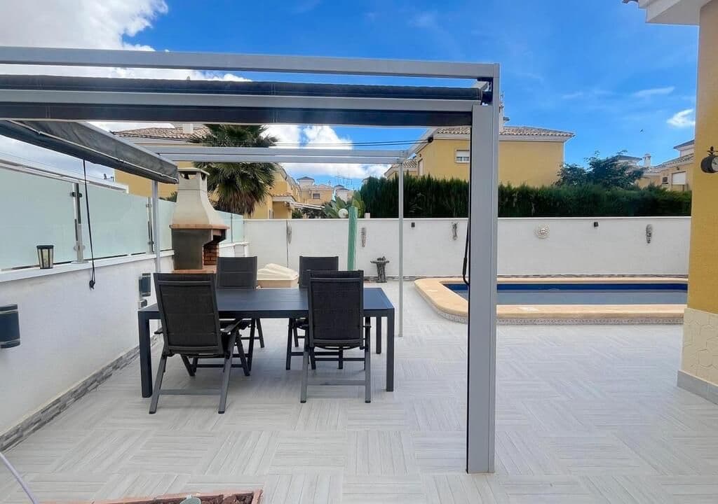 3 bedroom Villa for sale in Lo Crispin with pool - € 312,995 (Ref: 9830044)