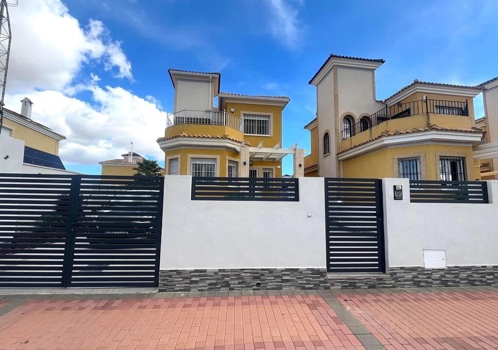 3 bedroom Villa for sale in Lo Crispin with pool - € 312,995 (Ref: 9830044)