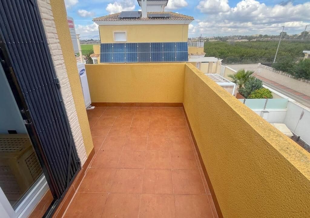 3 bedroom Villa for sale in Lo Crispin with pool - € 312,995 (Ref: 9830044)