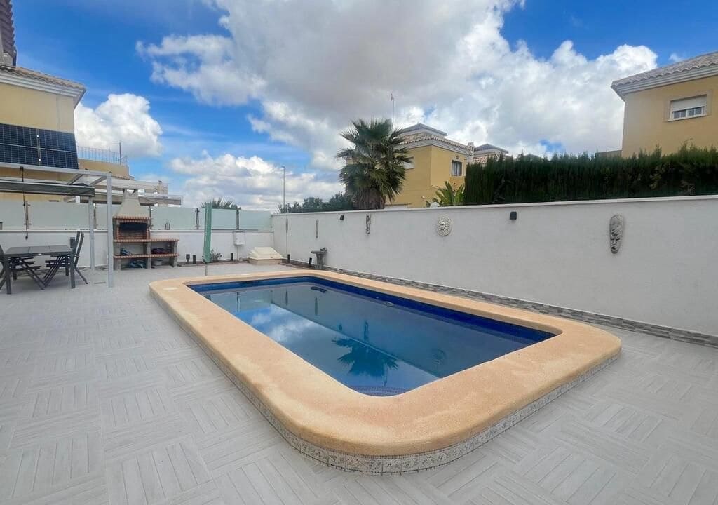 3 bedroom Villa for sale in Lo Crispin with pool - € 312,995 (Ref: 9830044)
