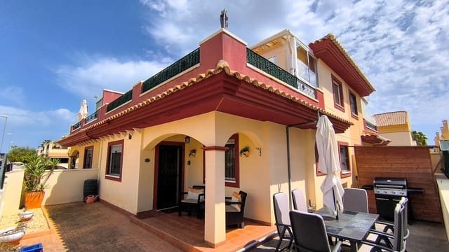 3 camera da letto Villetta Bifamiliare in vendita in Ciudad Quesada, Rojales con piscina - 220.000 € (Rif: 9830054)