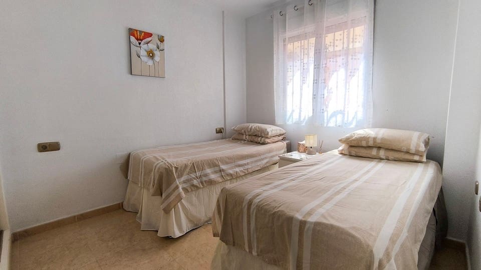 3 slaapkamer Halfvrijstaande villa te koop in Ciudad Quesada met zwembad - € 220.000 (Ref: 9830054)