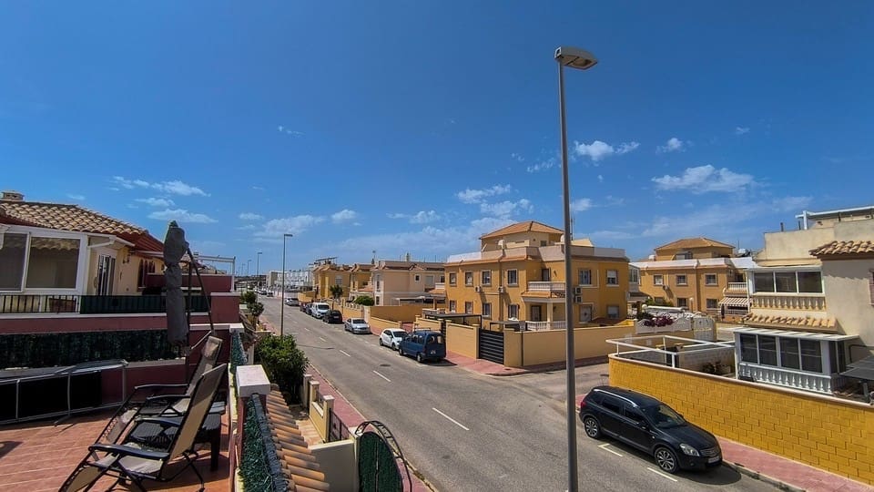 3 slaapkamer Halfvrijstaande villa te koop in Ciudad Quesada met zwembad - € 220.000 (Ref: 9830054)