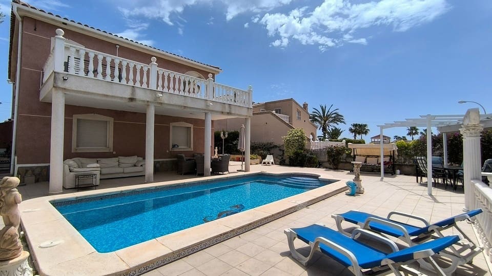 4 bedroom Villa for sale in Ciudad Quesada with pool - € 599,995 (Ref: 9830064)