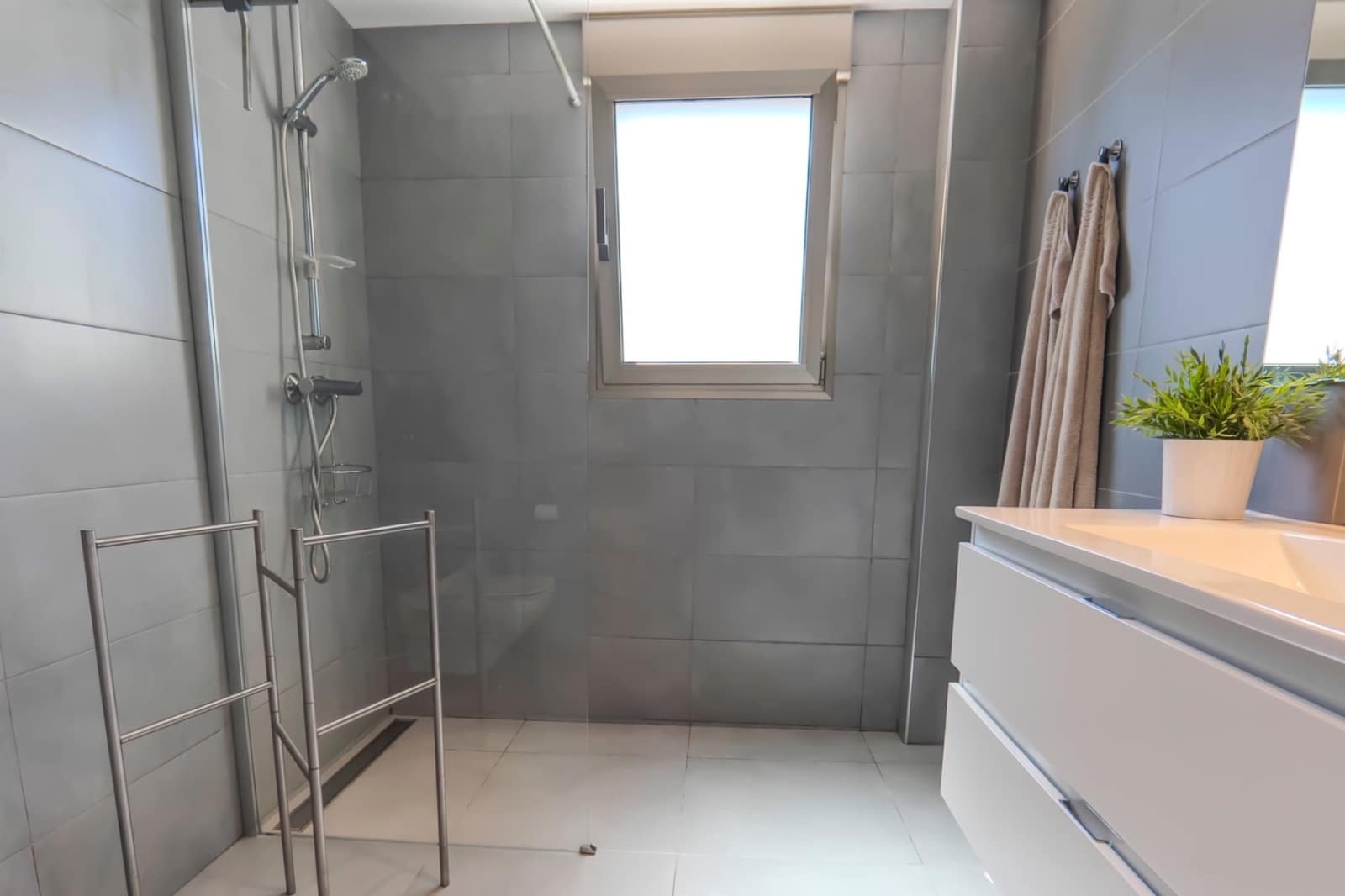 4 slaapkamer Villa te koop in Ciudad Quesada met zwembad - € 899.000 (Ref: 9830065)