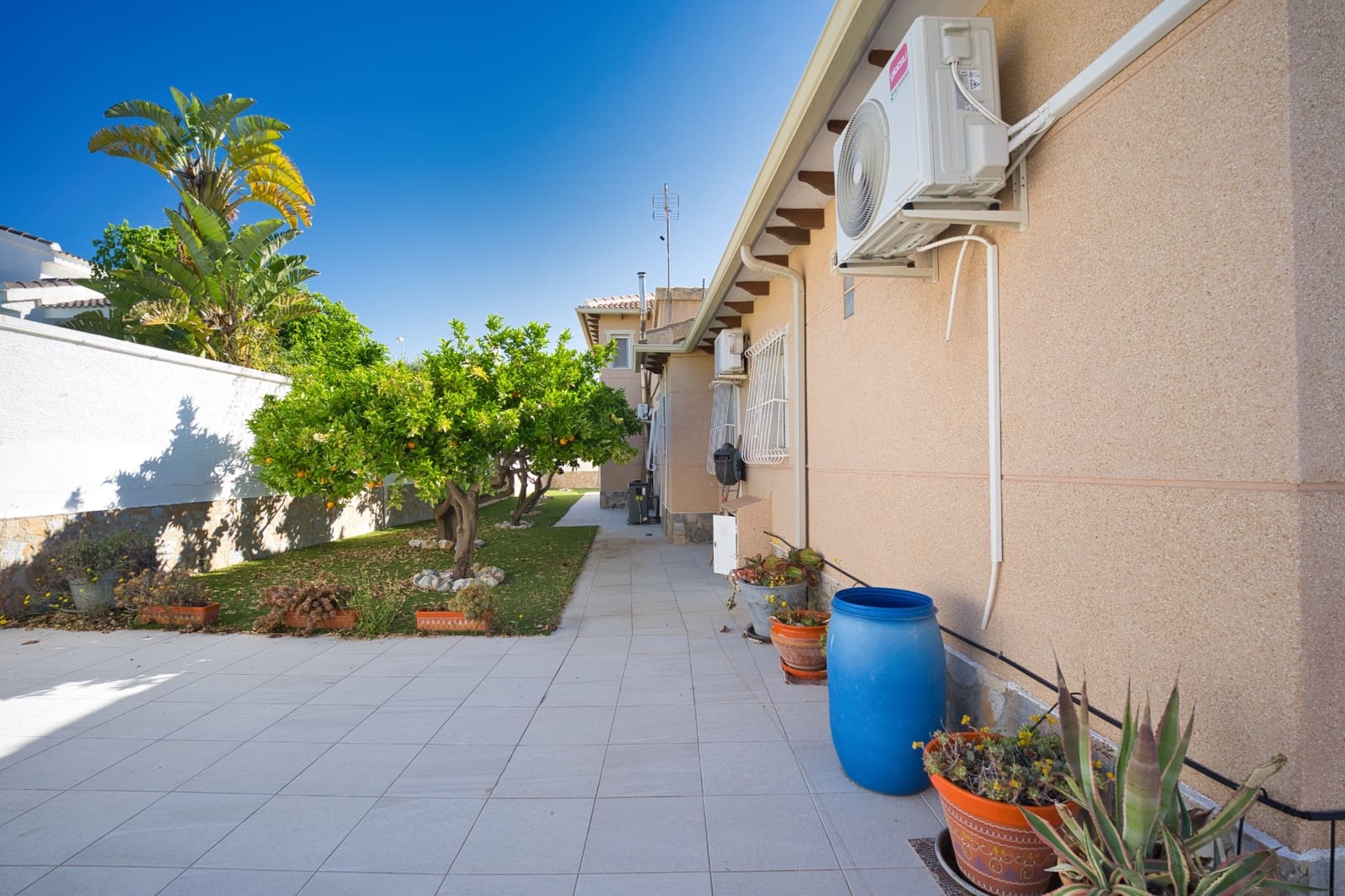 4 bedroom Villa for sale in Ciudad Quesada with pool - € 575,000 (Ref: 9830070)