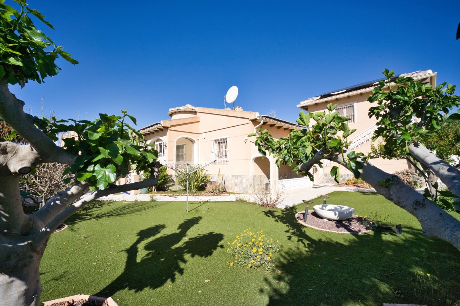 4 bedroom Villa for sale in Ciudad Quesada with pool - € 575,000 (Ref: 9830070)