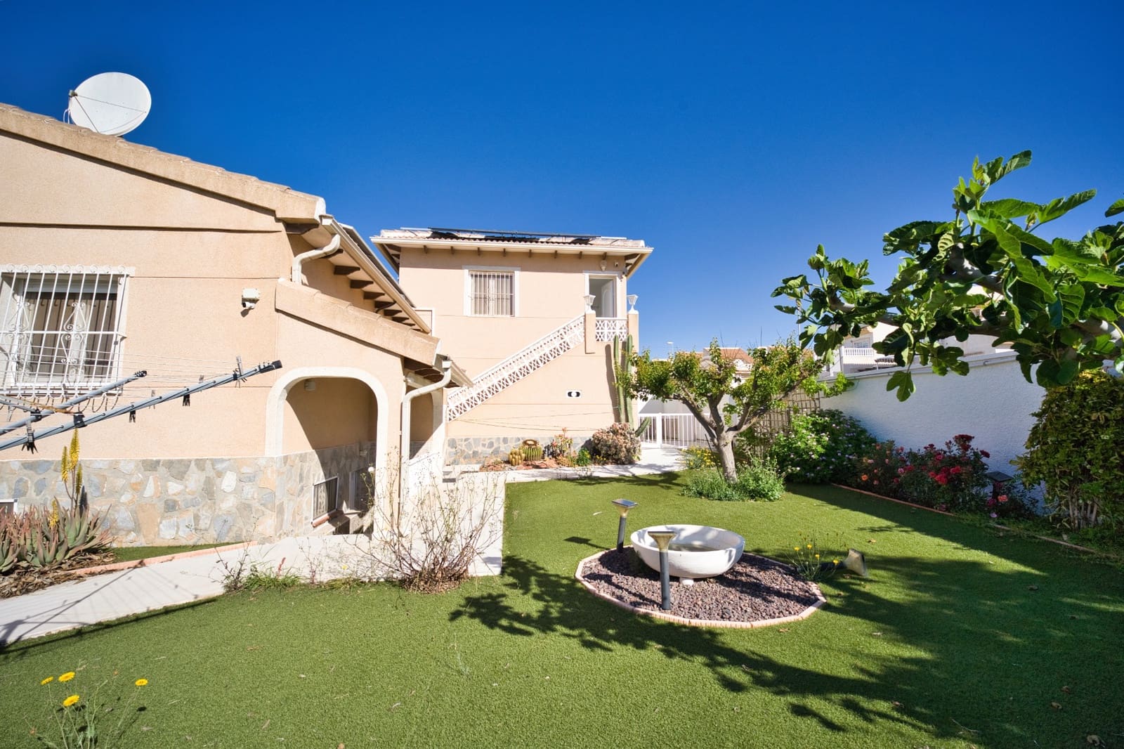 4 bedroom Villa for sale in Ciudad Quesada with pool - € 575,000 (Ref: 9830070)