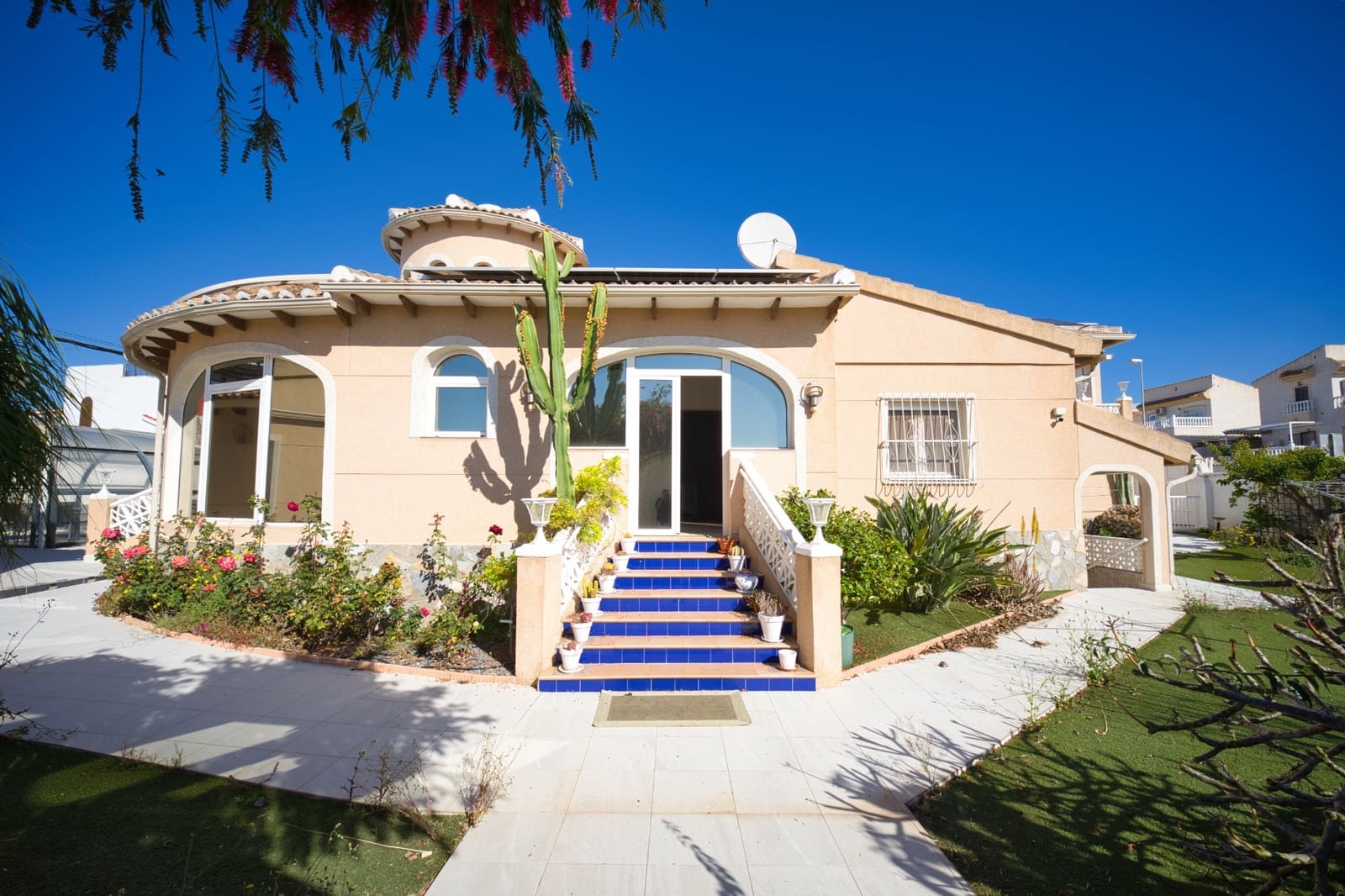4 bedroom Villa for sale in Ciudad Quesada with pool - € 575,000 (Ref: 9830070)