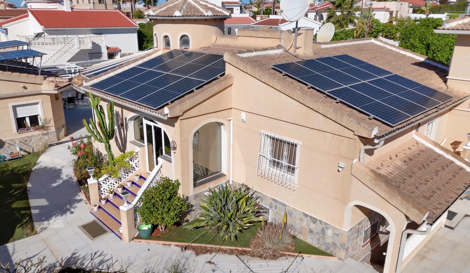 4 bedroom Villa for sale in Ciudad Quesada with pool - € 575,000 (Ref: 9830070)