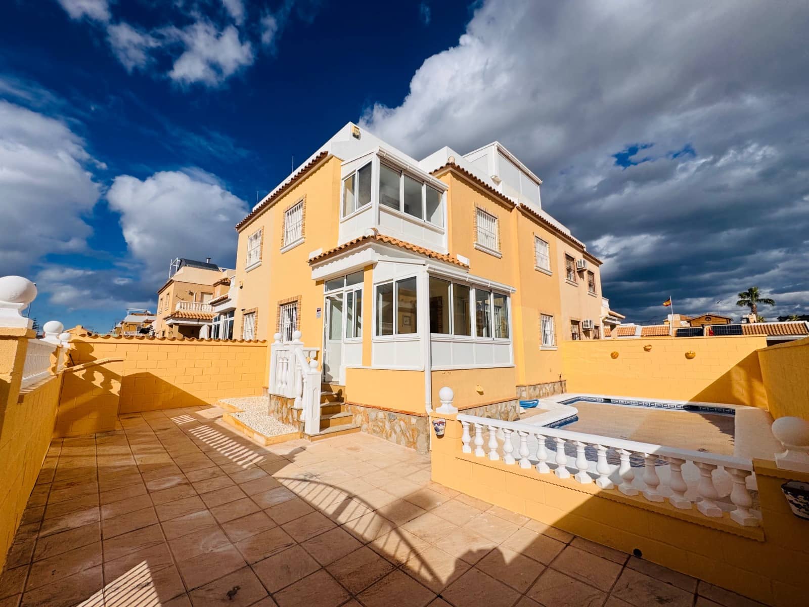 3 bedroom Semi-detached Villa for sale in Ciudad Quesada with pool - € 289,000 (Ref: 9830077)