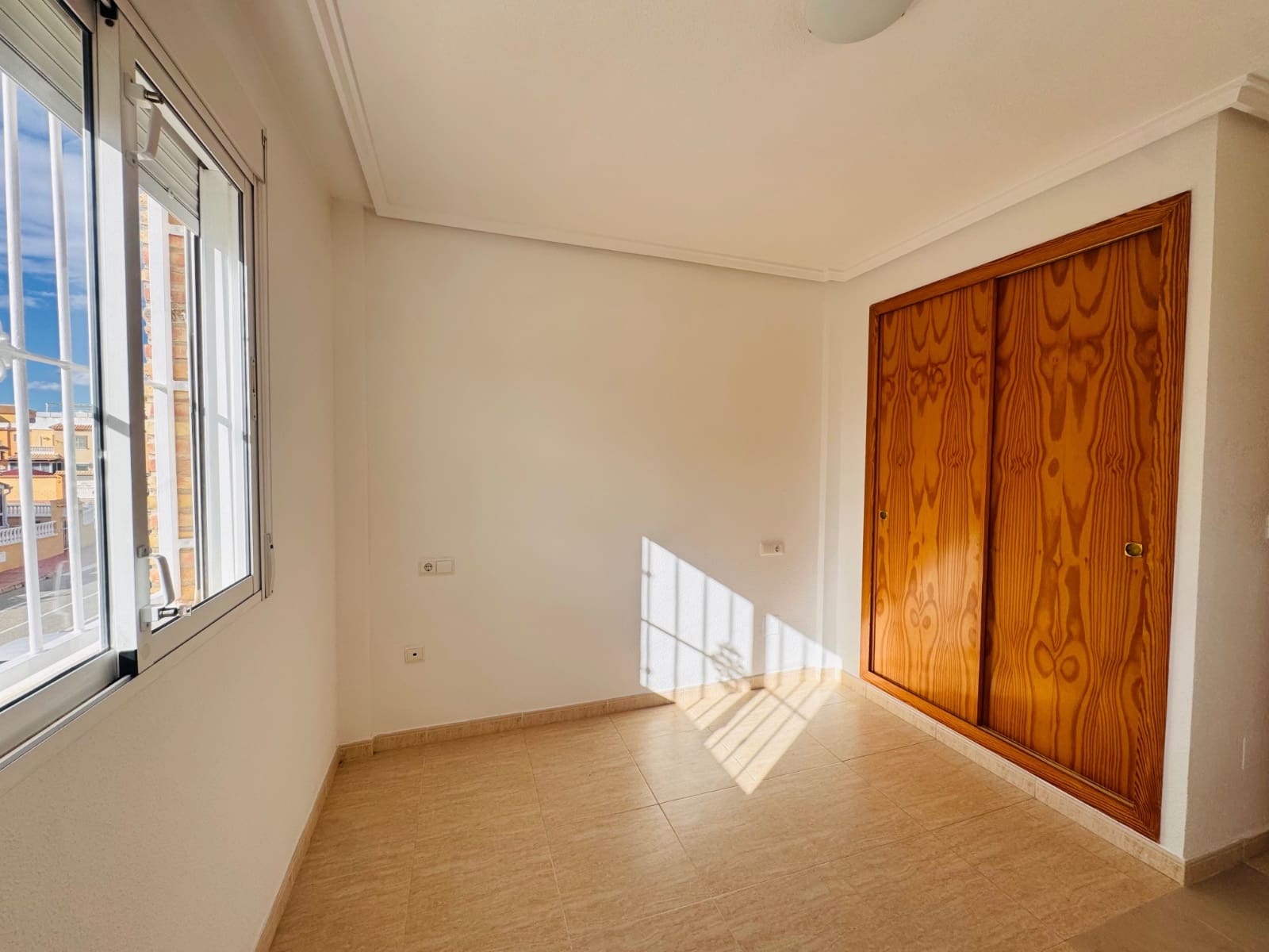 3 bedroom Semi-detached Villa for sale in Ciudad Quesada with pool - € 289,000 (Ref: 9830077)