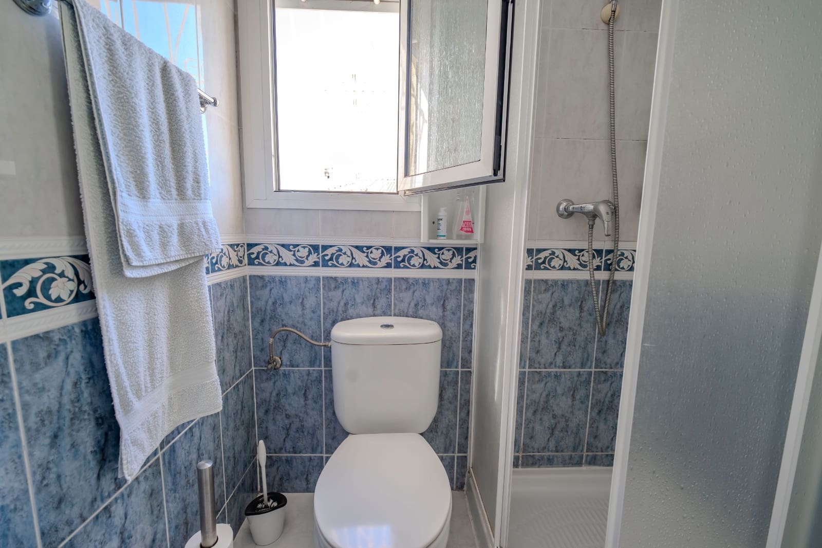Chalet de 4 habitaciones en Ciudad Quesada en venta con piscina - 379.950 € (Ref: 9830079)