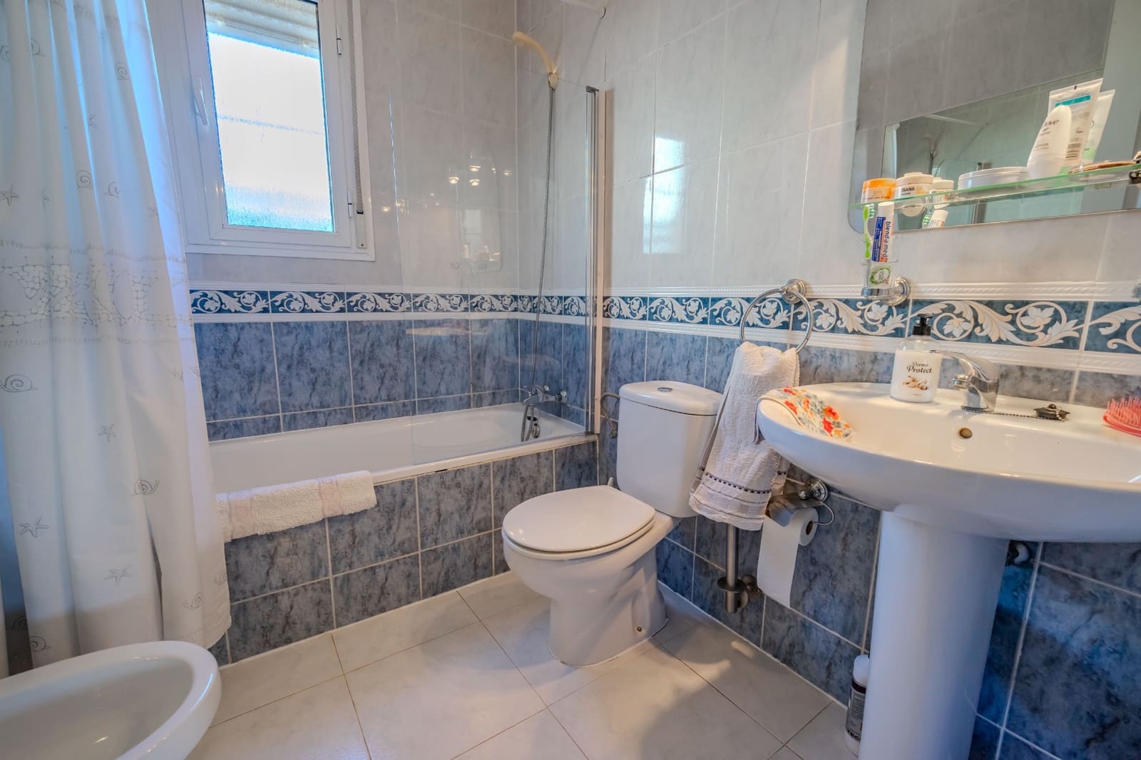 Chalet de 4 habitaciones en Ciudad Quesada en venta con piscina - 379.950 € (Ref: 9830079)