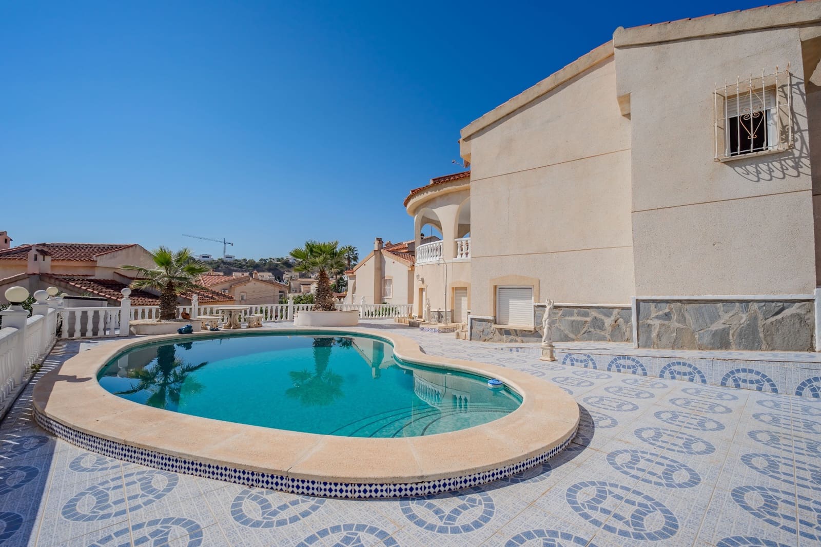 Chalet de 4 habitaciones en Ciudad Quesada en venta con piscina - 379.950 € (Ref: 9830079)