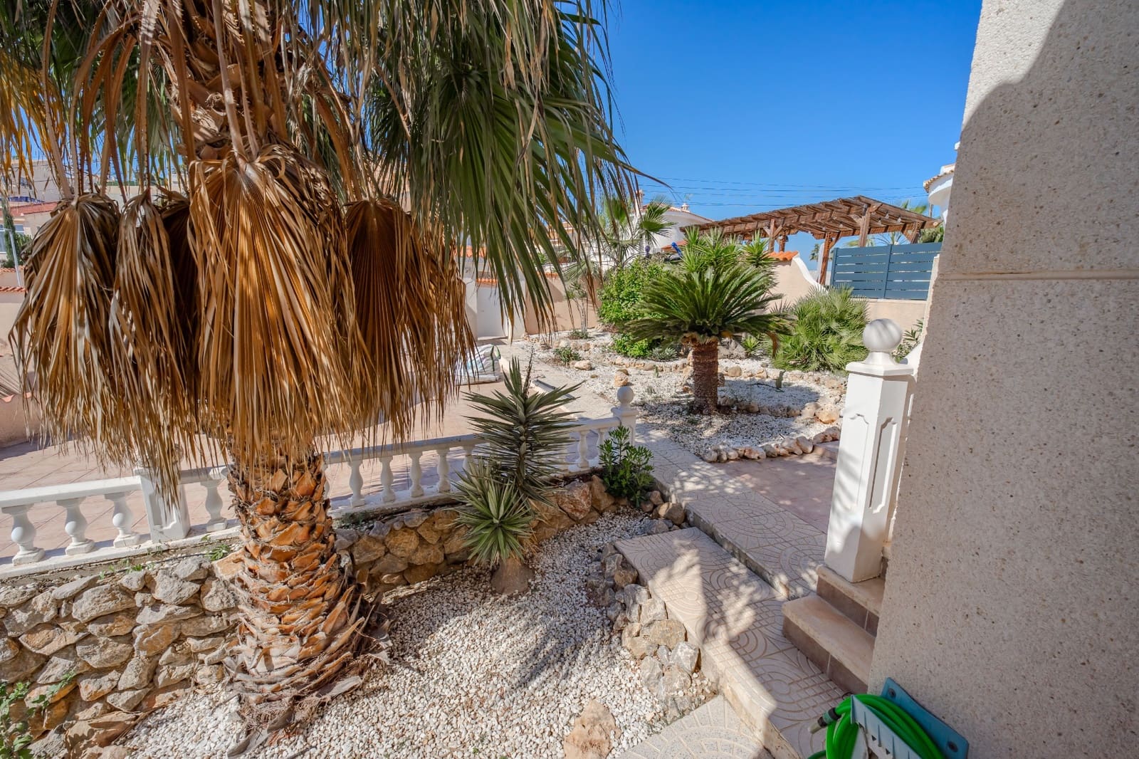 Chalet de 4 habitaciones en Ciudad Quesada en venta con piscina - 379.950 € (Ref: 9830079)