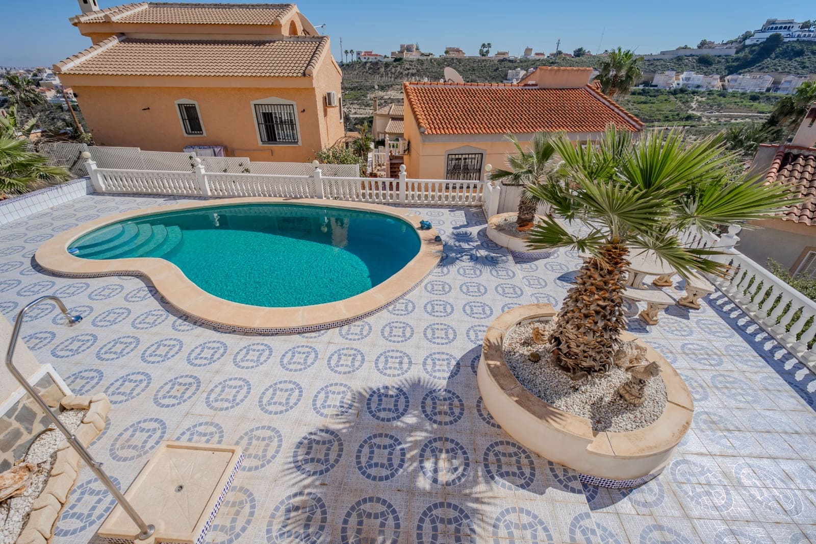 Chalet de 4 habitaciones en Ciudad Quesada en venta con piscina - 379.950 € (Ref: 9830079)