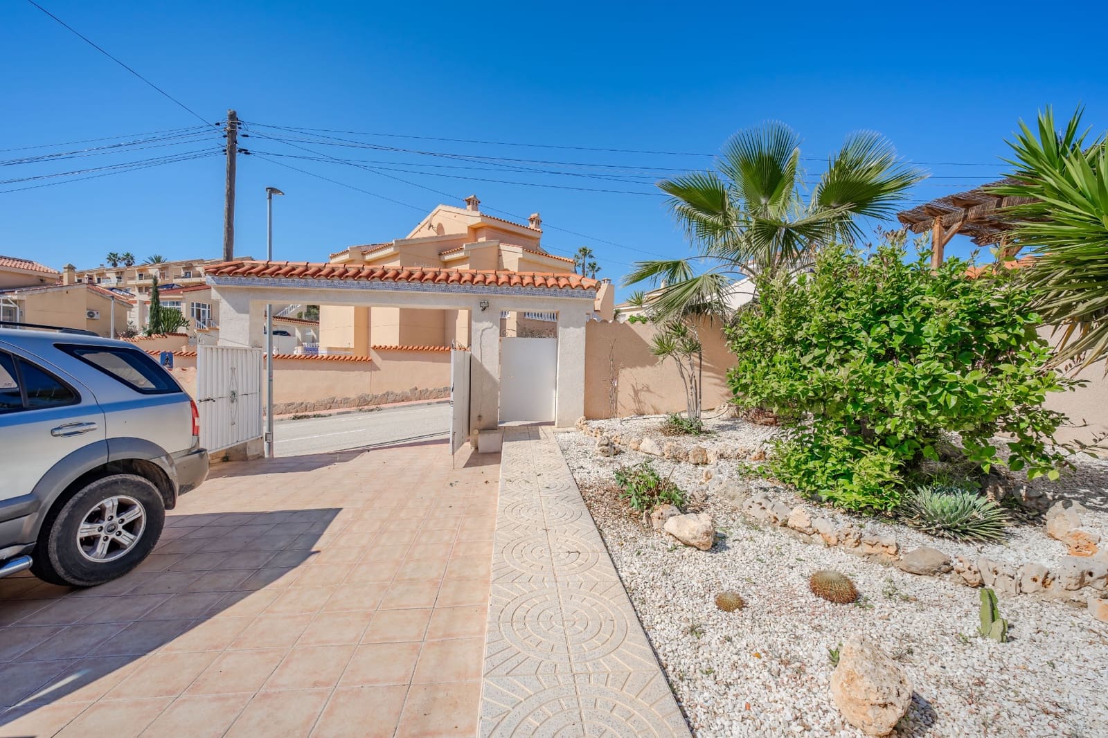 Chalet de 4 habitaciones en Ciudad Quesada en venta con piscina - 379.950 € (Ref: 9830079)