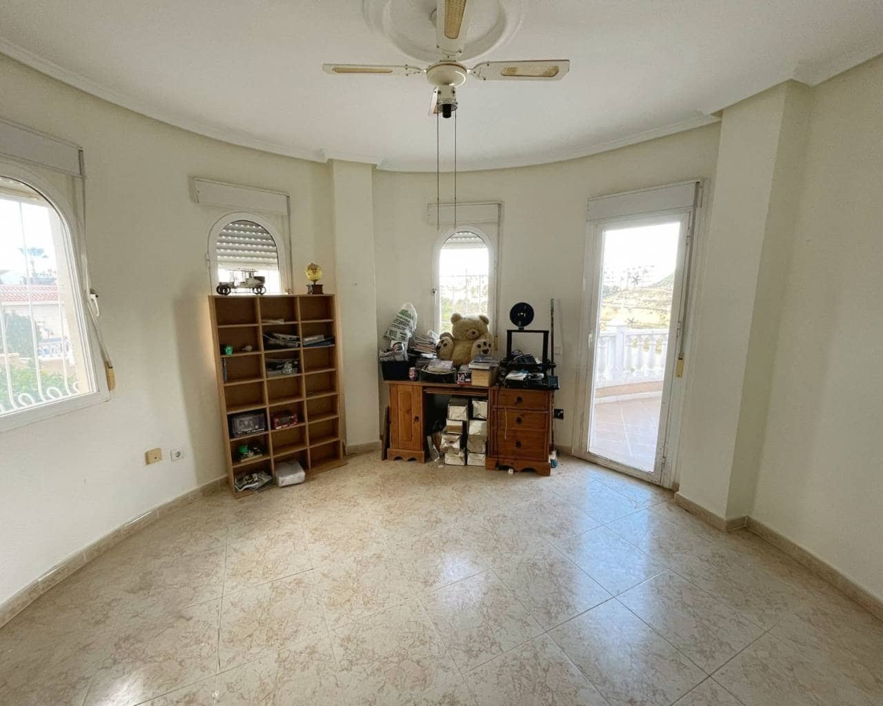 5 makuuhuone Huvila myytävänä paikassa Ciudad Quesada mukana uima-altaan - 450 000 € (Ref: 9830094)