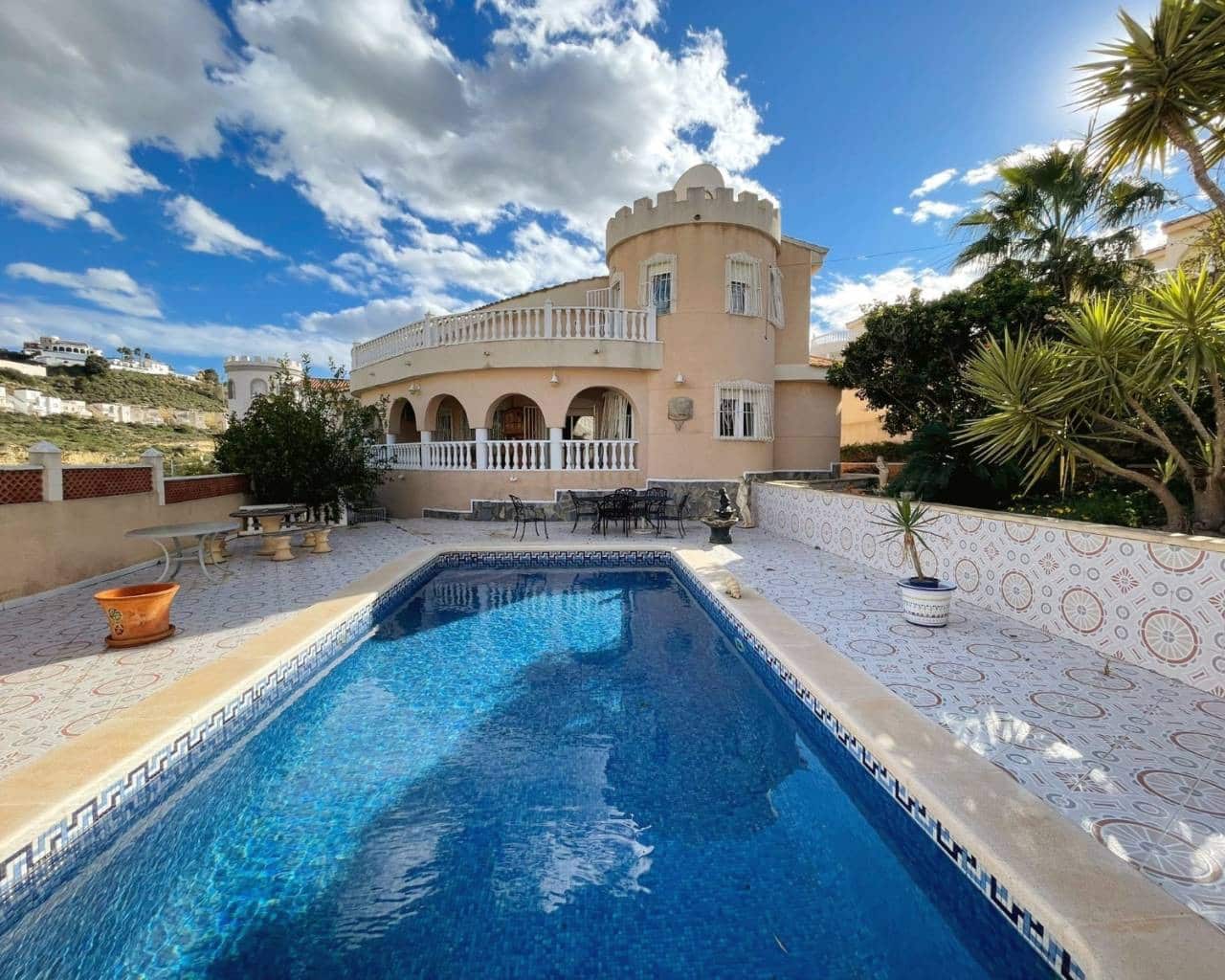 5 makuuhuone Huvila myytävänä paikassa Ciudad Quesada mukana uima-altaan - 450 000 € (Ref: 9830094)