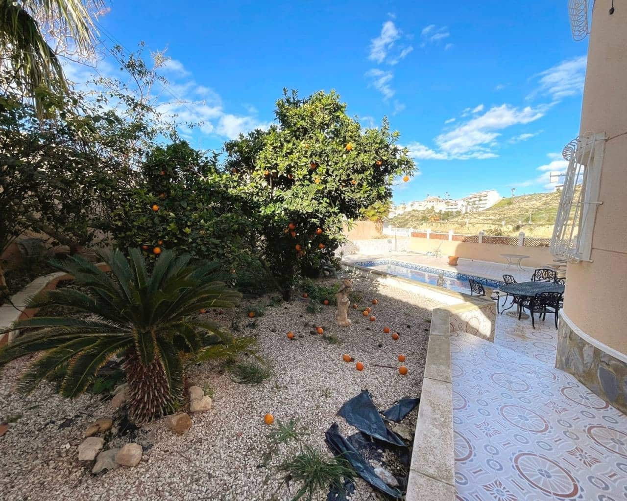 5 makuuhuone Huvila myytävänä paikassa Ciudad Quesada mukana uima-altaan - 450 000 € (Ref: 9830094)