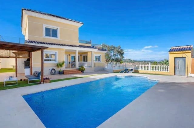 3 chambre Villa/Maison à vendre à San Miguel de Salinas avec piscine - 549 000 € (Ref: 9830096)