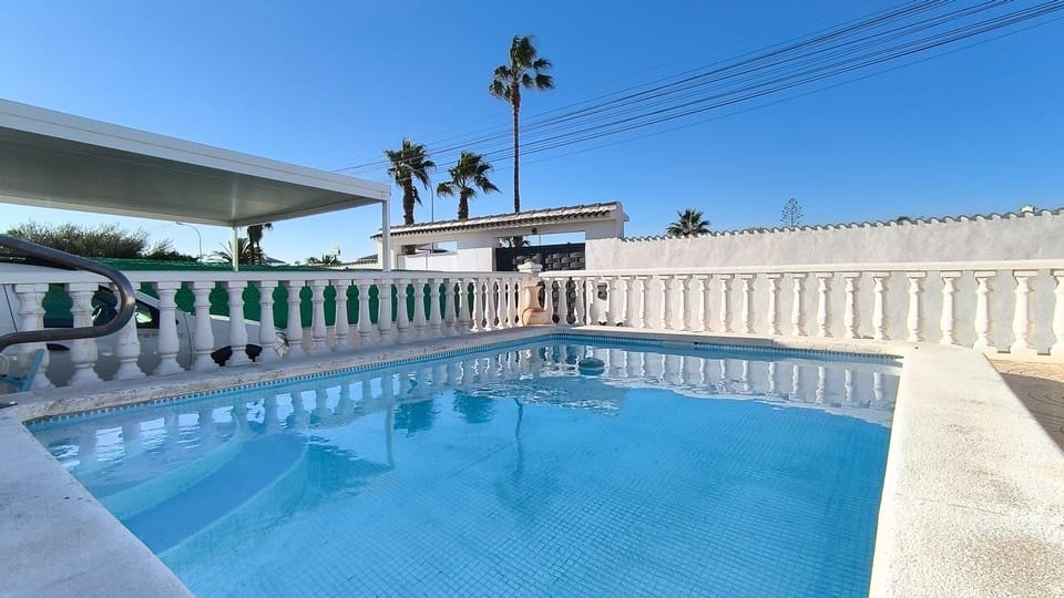 3 Zimmer Villa zu verkaufen in Torrevieja mit Pool - 339.950 € (Ref: 9830102)