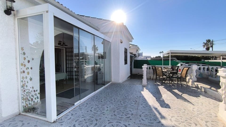 3 Zimmer Villa zu verkaufen in Torrevieja mit Pool - 339.950 € (Ref: 9830102)
