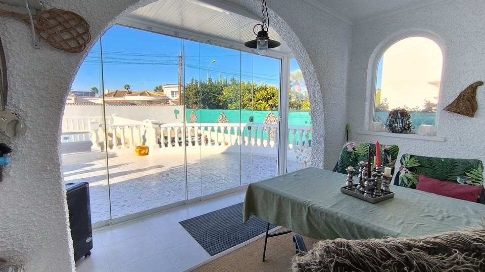3 Zimmer Villa zu verkaufen in Torrevieja mit Pool - 339.950 € (Ref: 9830102)