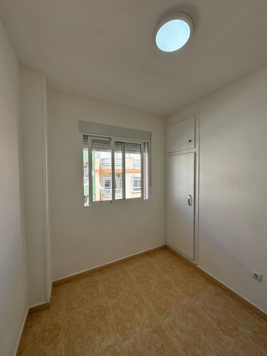 1 bedroom Apartment for sale in Torrevieja - € 139,000 (Ref: 9831362)