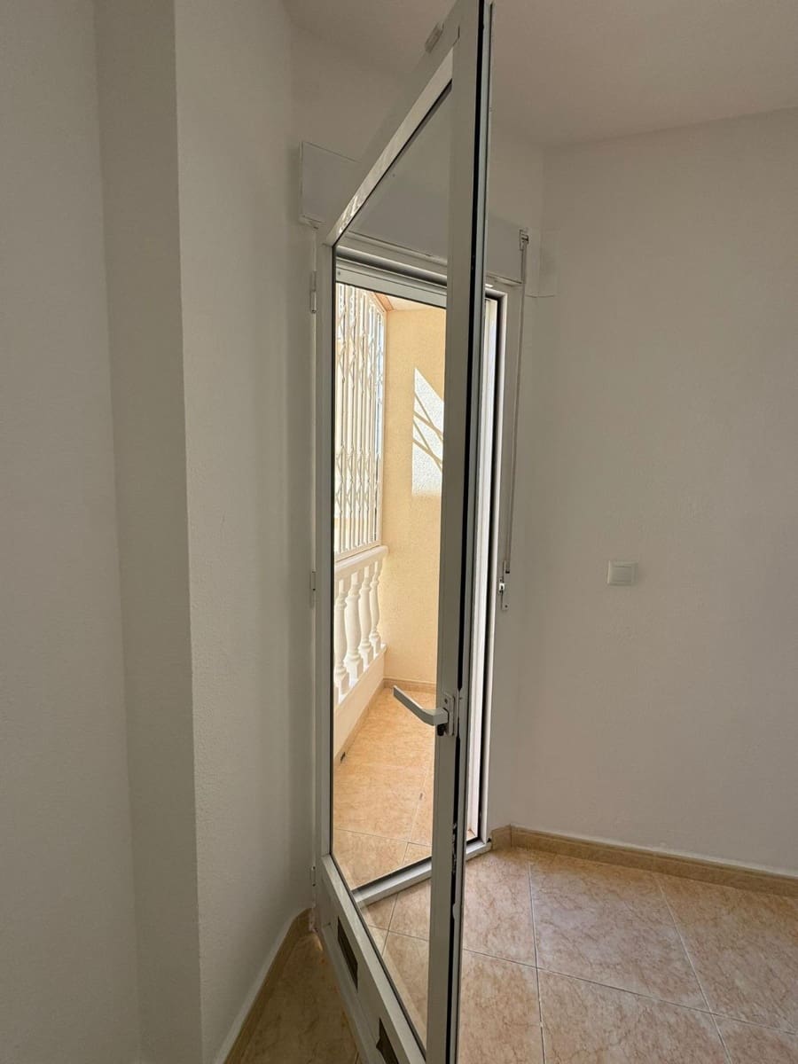 1 bedroom Apartment for sale in Torrevieja - € 139,000 (Ref: 9831362)