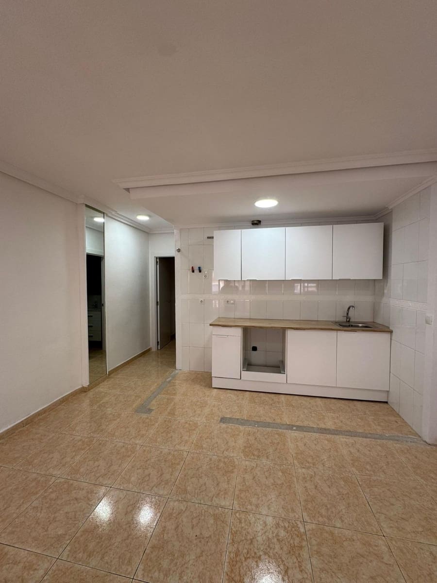 1 bedroom Apartment for sale in Torrevieja - € 139,000 (Ref: 9831362)