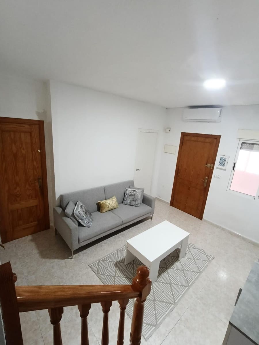 4 sovrum Radhus till salu i Torrevieja med pool - 187 900 € (Ref: 9831370)