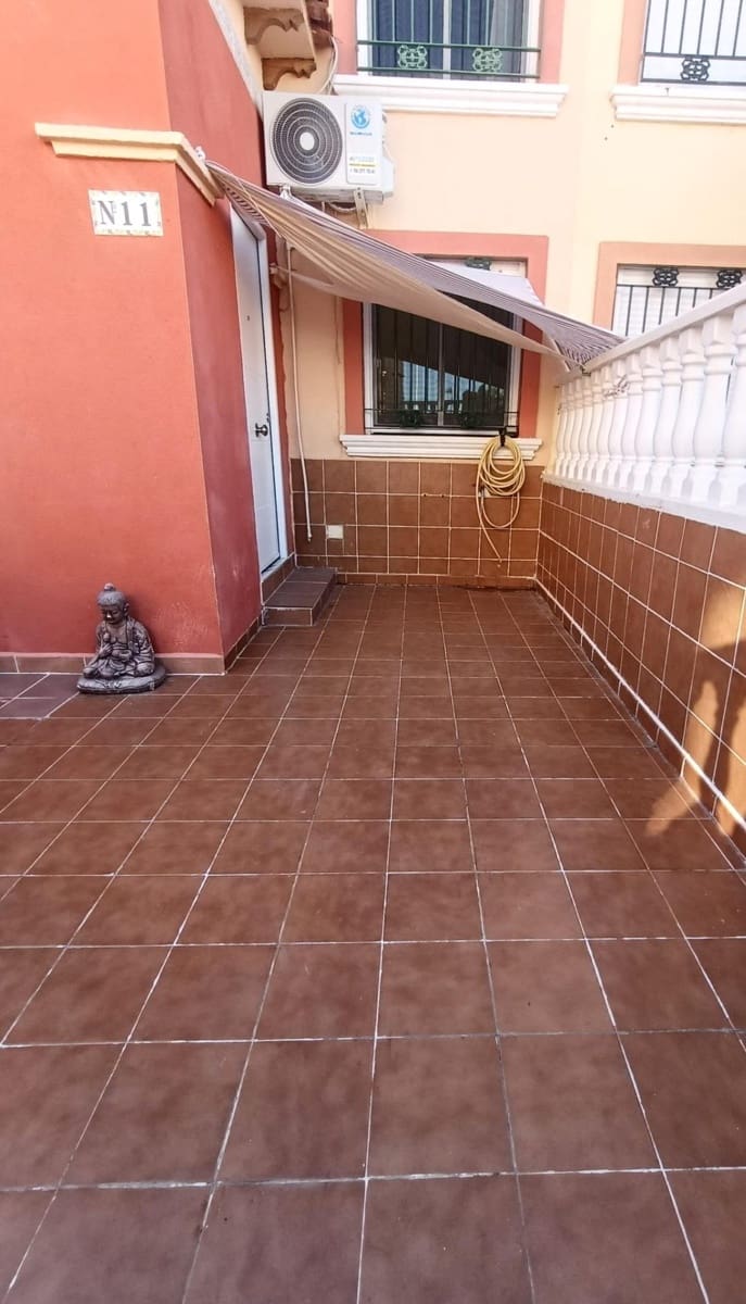 4 sovrum Radhus till salu i Torrevieja med pool - 187 900 € (Ref: 9831370)