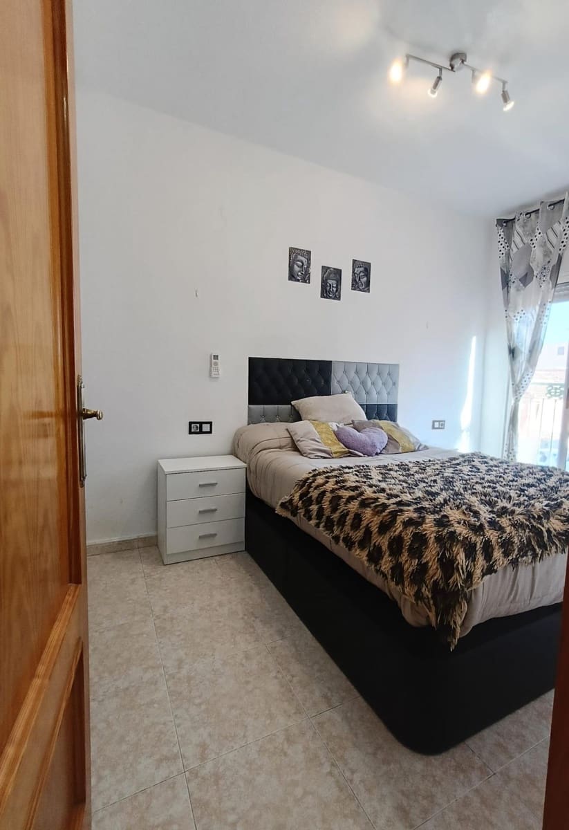 4 sovrum Radhus till salu i Torrevieja med pool - 187 900 € (Ref: 9831370)