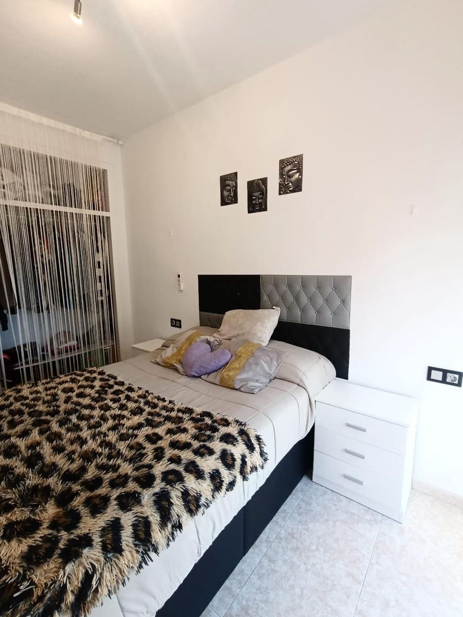 4 sovrum Radhus till salu i Torrevieja med pool - 187 900 € (Ref: 9831370)